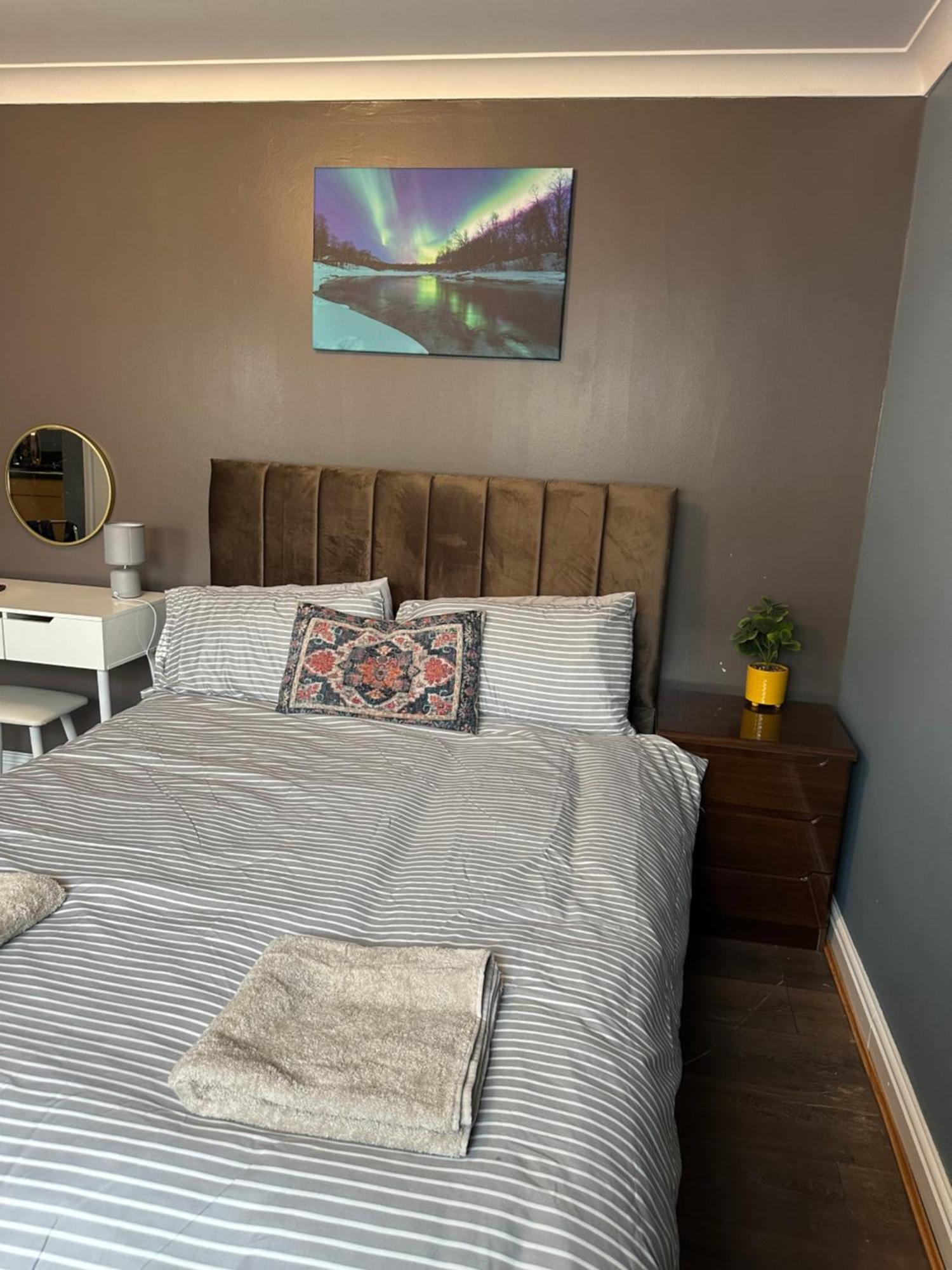 לונדון Amazing Ground Floor One Bedroom Apartment Forest Road מראה חיצוני תמונה