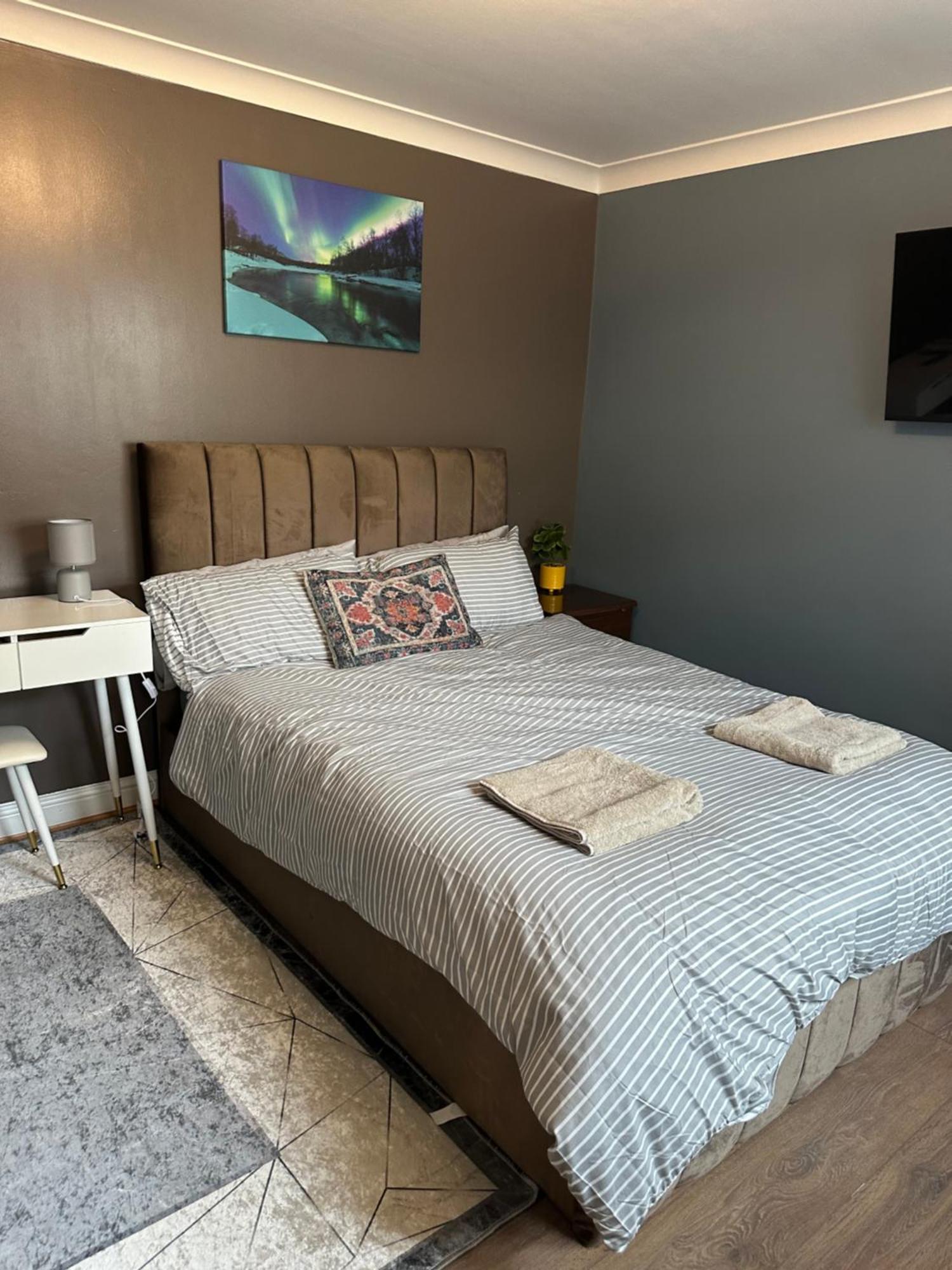 לונדון Amazing Ground Floor One Bedroom Apartment Forest Road מראה חיצוני תמונה