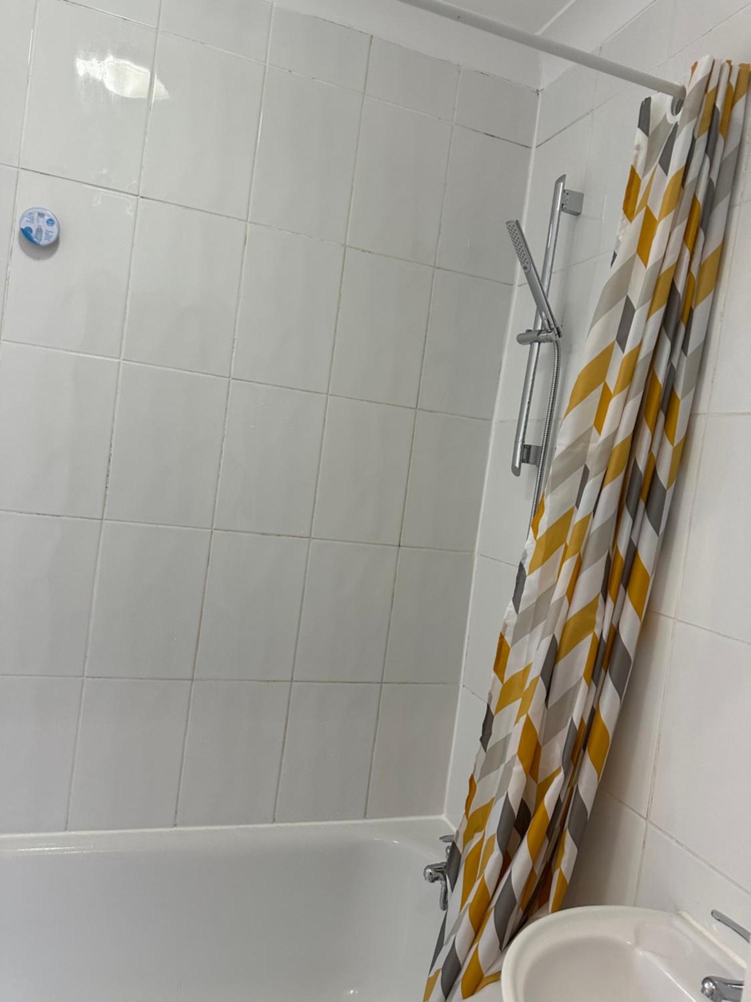 לונדון Amazing Ground Floor One Bedroom Apartment Forest Road מראה חיצוני תמונה